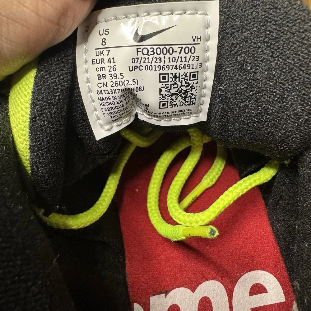 FQ3000-700 Supreme Nike SB Darwin‎ Low Green Volt Black White Fluorescent Size 8